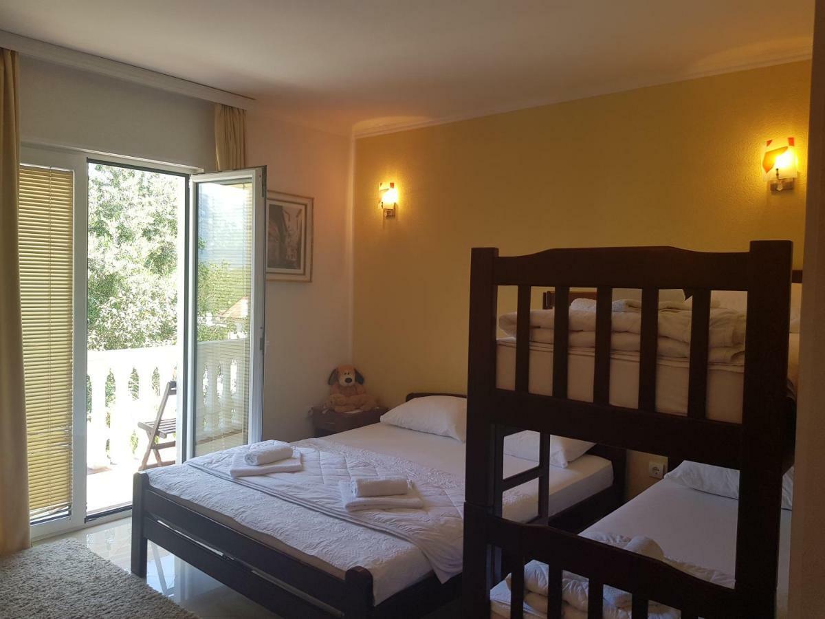 Apartments Sandra Tivat Kültér fotó